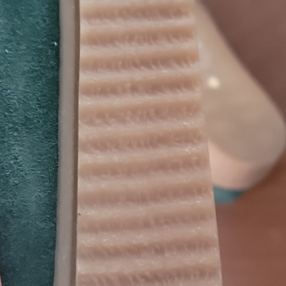 UO Suède Velcro Sneakee - Picture 6 of 6